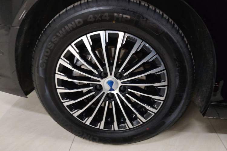 Used Denza D9 2022 DM-i 970 Four-Wheel Drive Flagship Model
