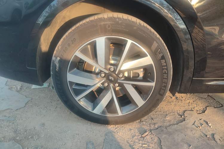 Used Li Auto L8 2023 Pro Model
