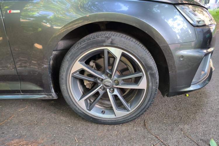 Used Audi A4L 2019 40 TFSI Fashion Edition China VI Emission Standard