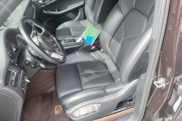 Used Porsche Macan 2021 Macan 2.0T Left Front Seat