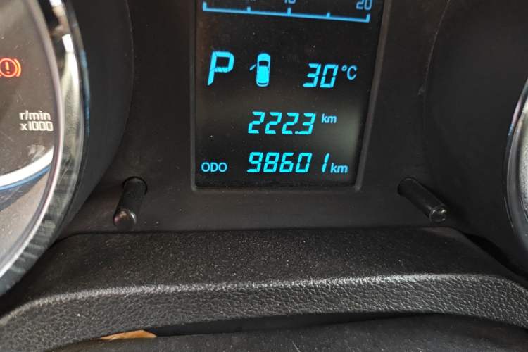 Used CHANGAN CS35 2014 1.6L Automatic Luxury Model China IV Standard Odometer Close Up