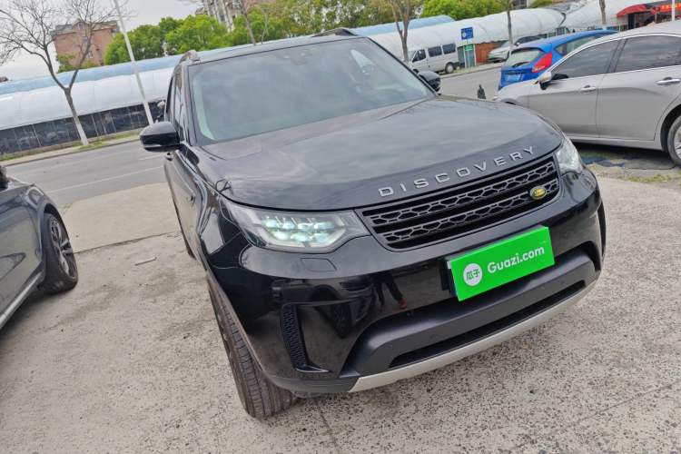Used Land Rover Discovery 2018 3.0 SC V6 HSE Front Right 45 Deg