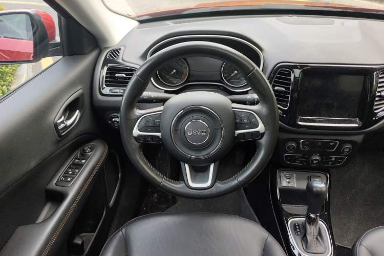 Used Jeep Compass 2020 220T Automatic Elite Edition Steering Wheel