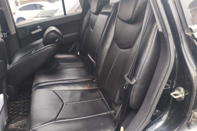 Used Roewe W5 2014 1.8T 2WD Automatic Tharu Special Edition Left Rear Seat