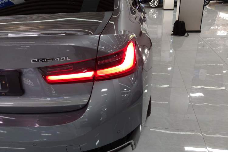 Used BMW i3 2024 eDrive 40 L Midnight Edition
