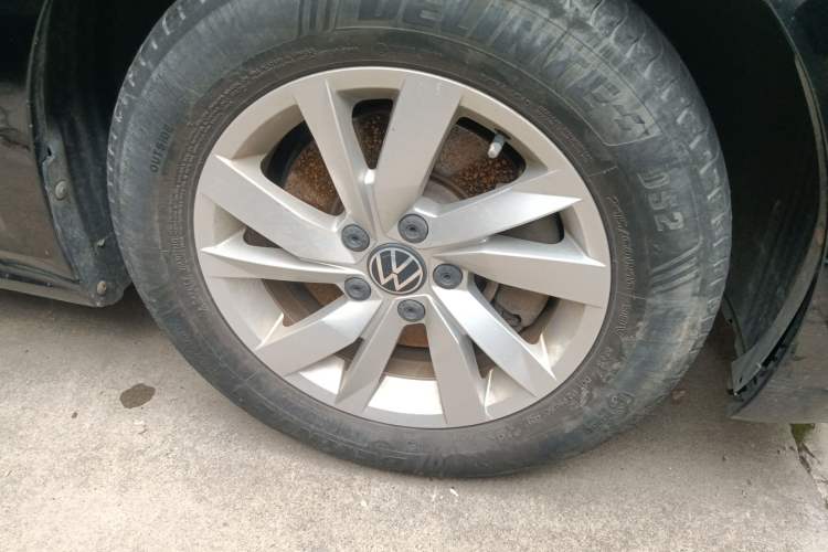 Used Volkswagen Passat New Energy 2020 430 PHEV Hybrid Elite Edition China VI Standard Right Front Wheel Hub