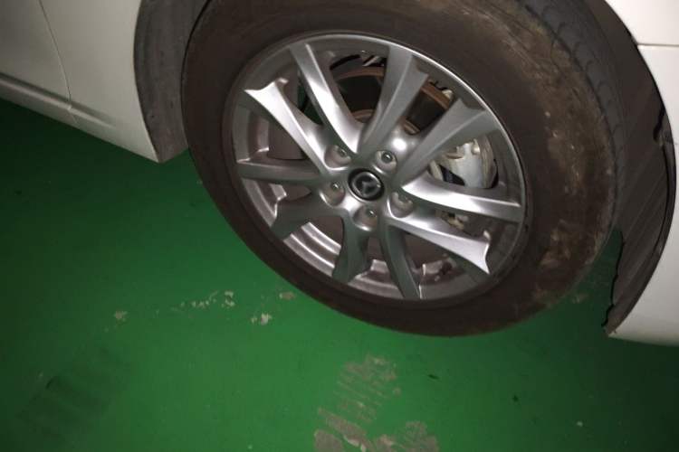 Used Mazda 3 Axela 2017 Sedan 1.5L Automatic Luxury Model Emission Standard China V
