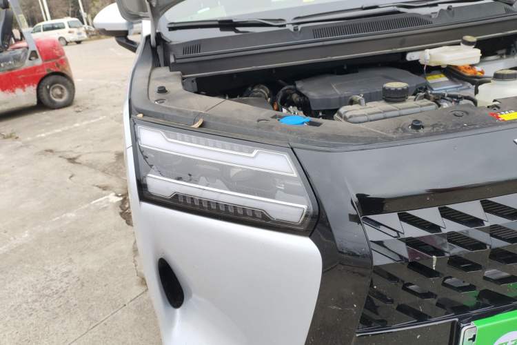 Used Wuling Wuling Starlight 730 2025 Model Plug-in Hybrid 125km Luxury Edition
