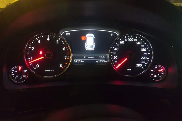 Used Volkswagen Touareg 2016 3.0 TSI Ignis Edition Instrument Cluster