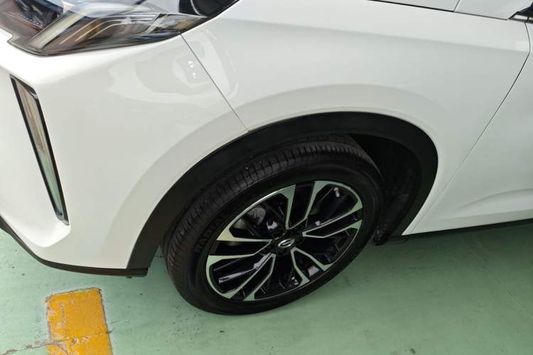 Used GAC Trumpchi GS4 PLUS 2021 270T Automatic Star Edition Left Front Wheel Hub