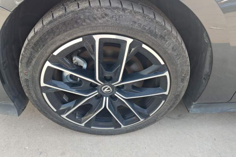 Used Changan UNI-V iDD 2024 Blue Whale Smart Electric iDD 136km ZhiKu Model