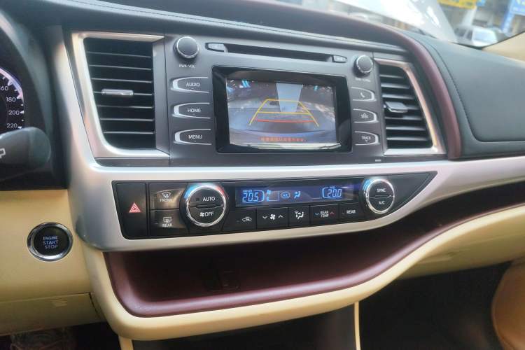 Used Toyota Highlander 2015 2.0T Two-Wheel Drive Luxury Edition 7 Seats