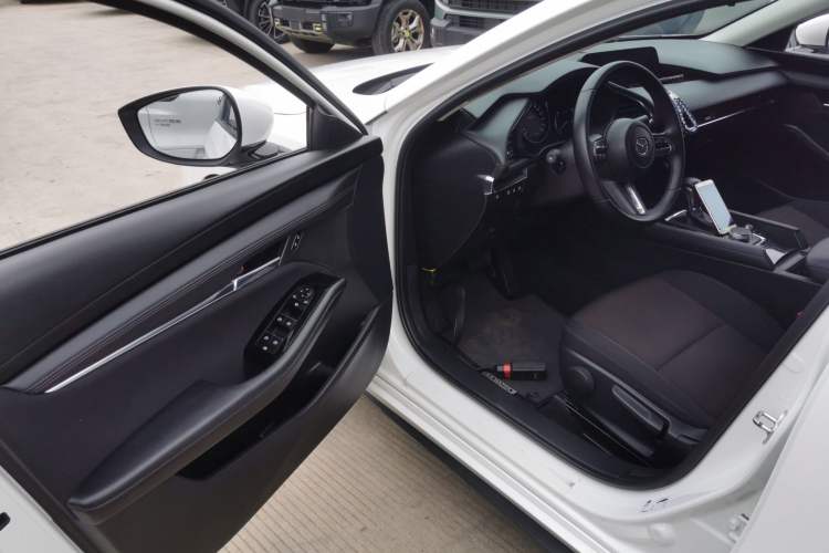 Used Mazda Mazda 3 Axela 2022 2.0L Automatic ZhiXuan Edition