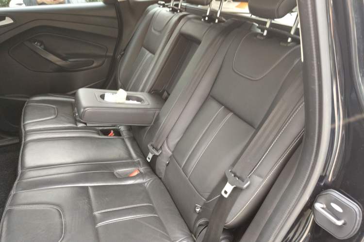 Used Ford Kuga 2015 2.0L GTDi Four-Wheel-Drive Sport Model Left Rear Seat