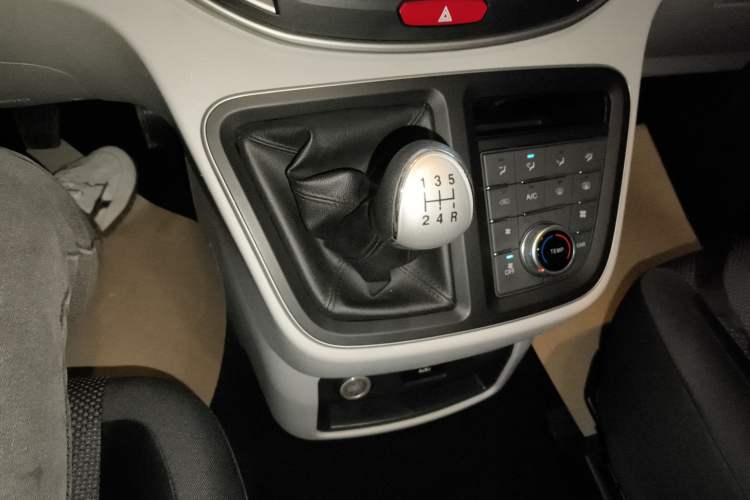 Used JAC Refine M4 2021 2.0L Manual Commercial Edition