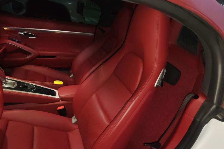 Used Porsche 718 2022 Boxster 2.0T Left Rear Seat