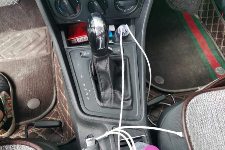 Used Volkswagen Lavida 2015 1.6L Automatic Fashion Edition Gear Lever