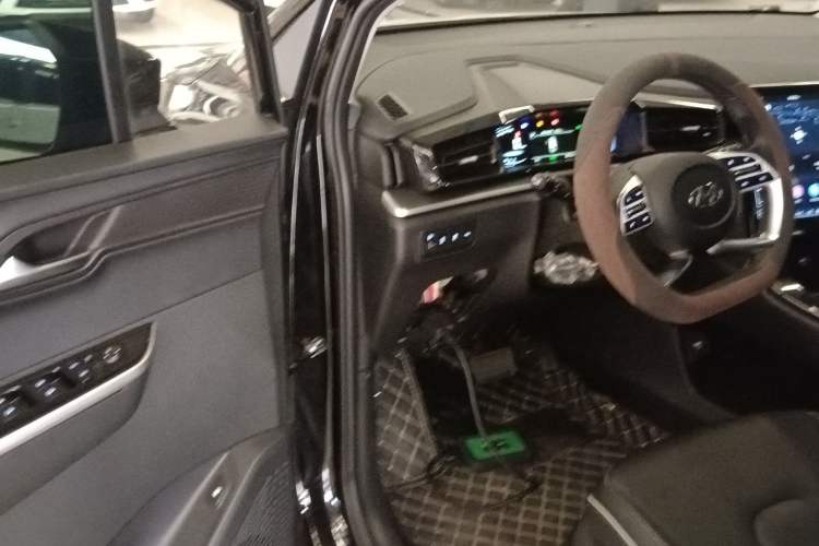 Used Hyundai Custo 2024 270TGDi LUX Prestige Edition Driver Seat