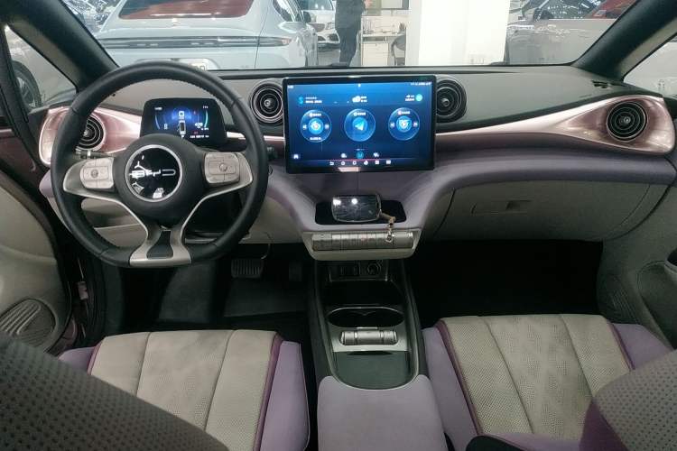 Used BYD Dolphin 2023 420 km Free Version
