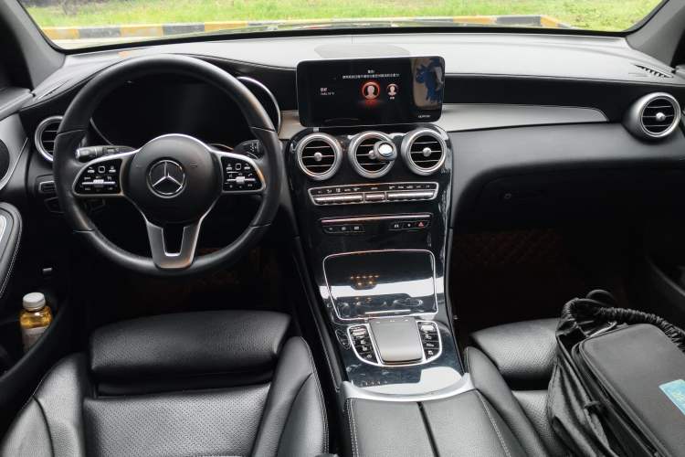 Used Mercedes-Benz GLC 2021 GLC 260 L 4MATIC Dynamic Edition Center Console