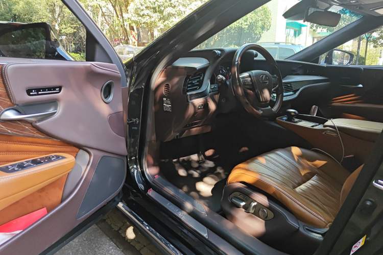 Used Lexus LS 2018 500h Executive Edition China V Standard