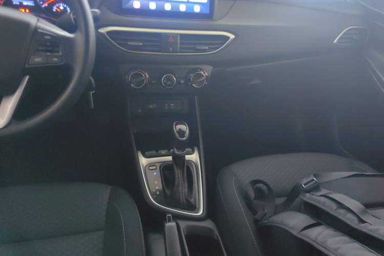 Used Hyundai Celesta 2017 1.6L Automatic Enjoyment Version GLS
