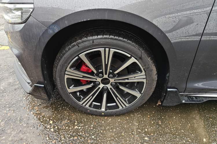 Used Geely Auto Preface 2025 Dongfang Yao 1.5TD Kunlun Edition Left Front Wheel Hub