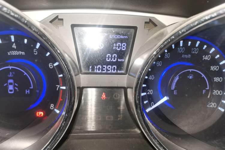 Used JAC Refine M2 2013 1.5L Manual Luxury 5-Seater
