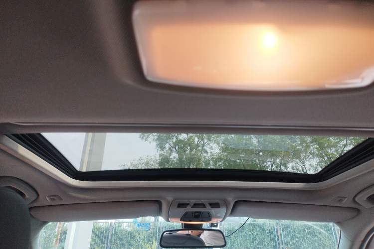 Used BMW 3 Series 2015 320i Luxury Line Stylish Edition Headliner