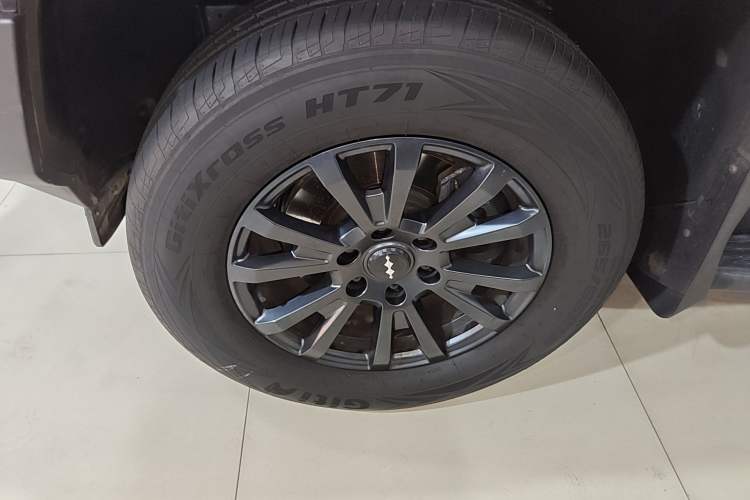 Used Formula Leopard 5 2023 Explore Edition