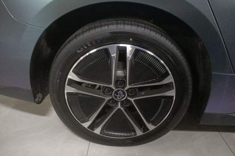 Used BYD Han 2023 EV Champion Edition 605KM Front-Drive Premium Model
