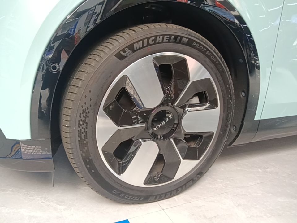 Zeekr MIX 2025 Intelligent Driving Version — снимка 10