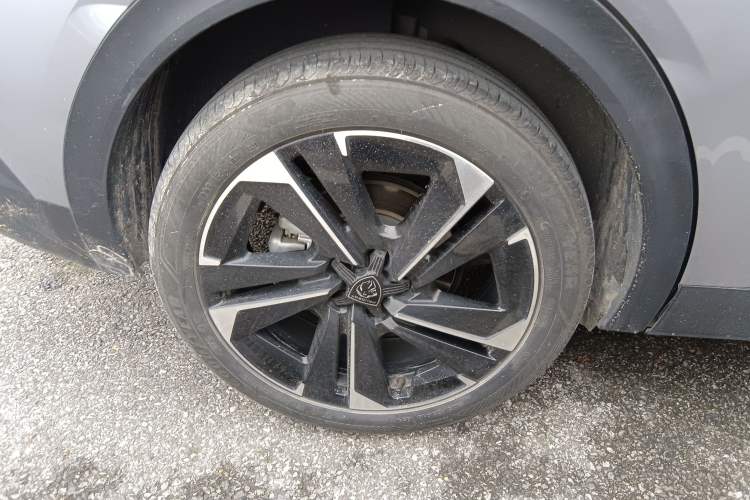 Used Peugeot 408X 2023 Charm Version Exterior 5