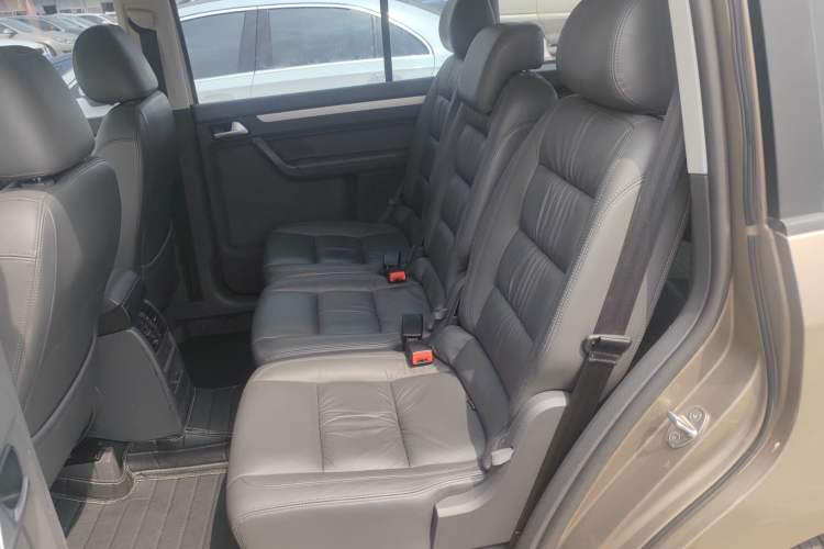 Used Volkswagen Touran 2015 1.4T DSG Comfort Edition 5 Seats Left Rear Seat