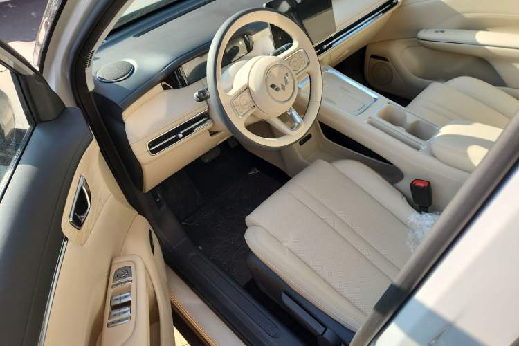 Used Wuling Bingo S 2025 Model 325km Deluxe Edition