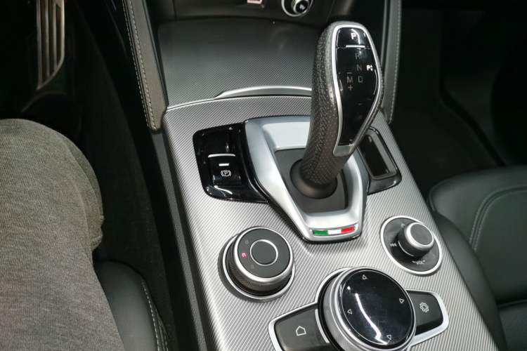 Used Alfa Romeo Stelvio 2022 2.0T 280HP Veloce Track Edition