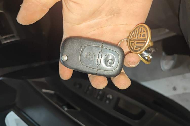 Used Dongfeng Aeolus H30 2012 CROSS 1.6L Manual Luxury Model