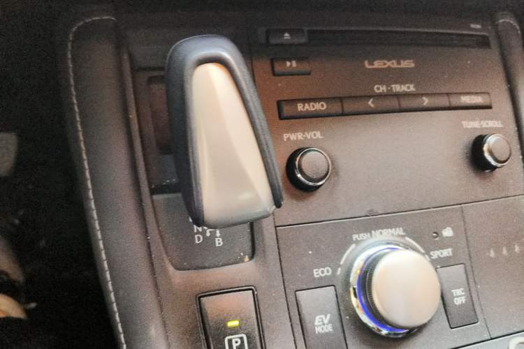 Used Lexus CT 2014 CT200h F-SPORT Monochrome Gear Lever