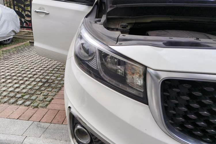 Used Kia Carnival 2015 3.3 GDI Luxury Edition China V Standard Right Front Headlight