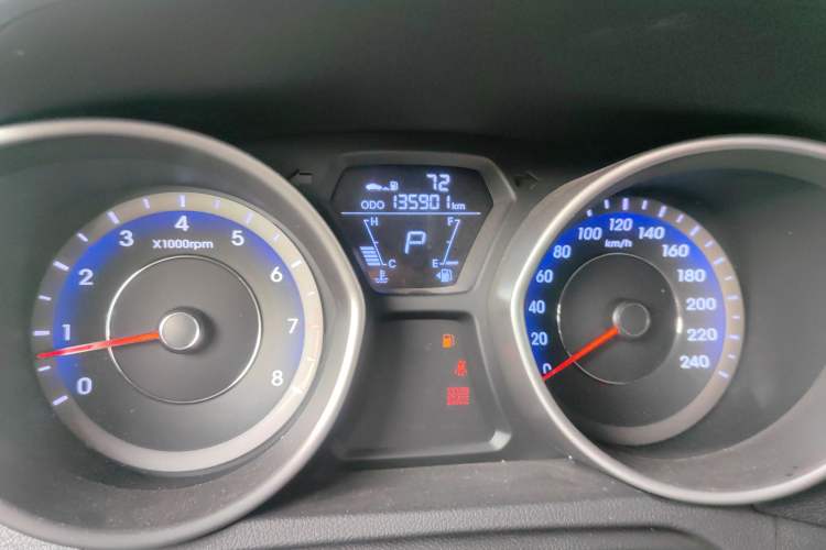 Used Hyundai Elantra (5th Generation / Langdong) 2016 1.6L Automatic Smart Version
