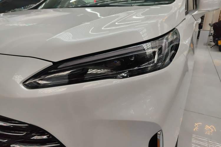 Used Buick GL8 2025 Model Land Executive Class First-Adoption Edition
