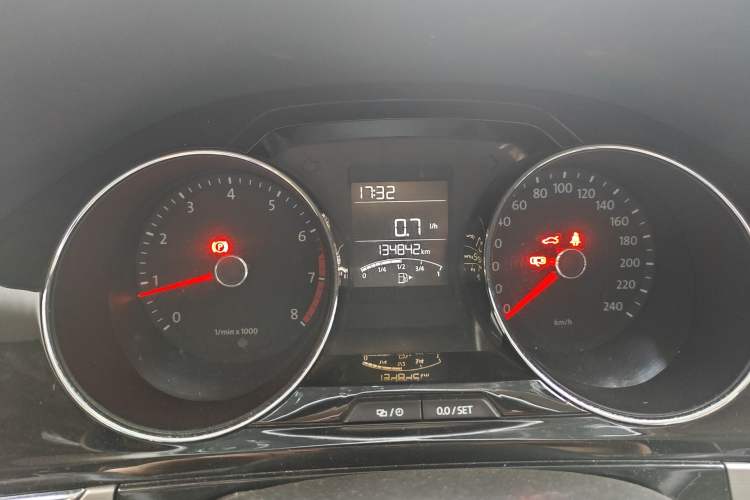 Used Volkswagen Bora 2014 1.6L Manual Comfort Model Instrument Cluster