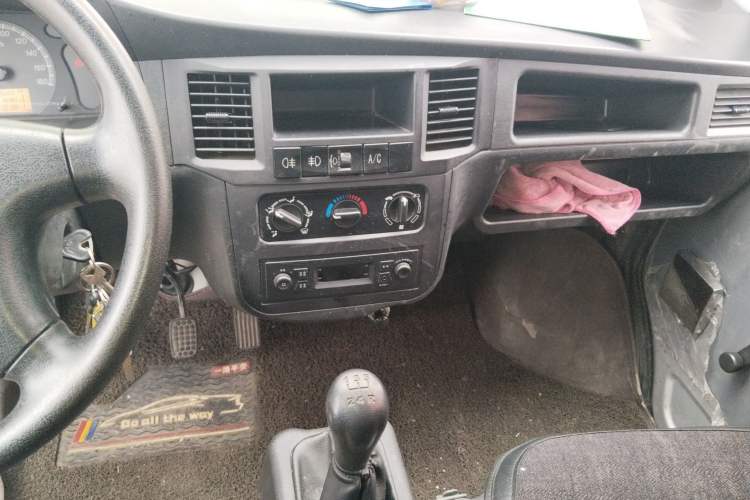 Used Wuling Zhiguang 2020 1.2L Van Utility Model China VI Emission Standard 2 Seats LSI
