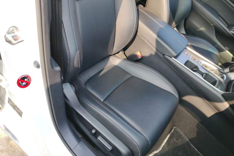 Used Honda Accord 2022 260TURBO Luxury Edition Right Front Seat