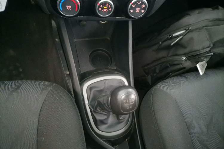 Used Kia K2 2015 Sedan 1.4L MT GLS
