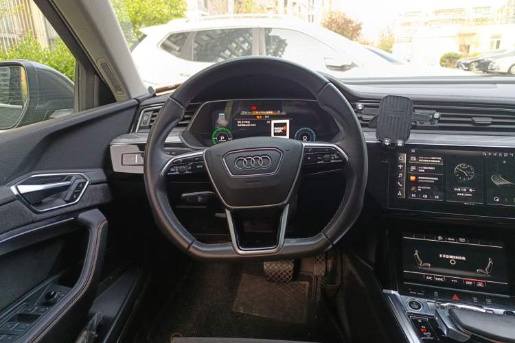 Used Audi e-tron 2021 50 quattro Prestige Edition Steering Wheel