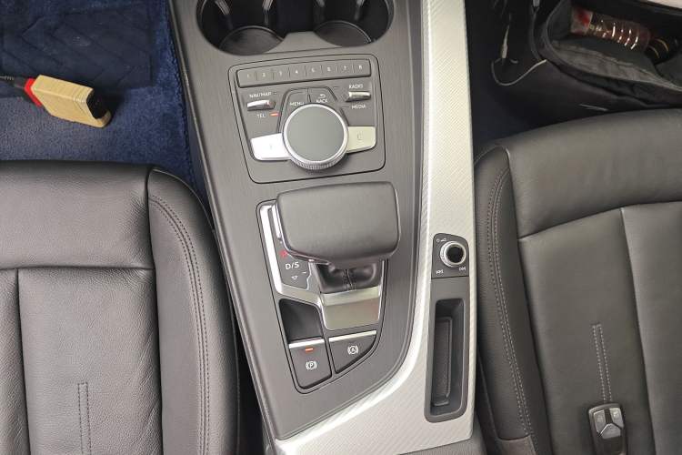 Used Audi A4 2017 45 TFSI allroad quattro Sport model Gear Lever