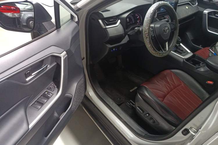 Used Toyota RAV4 2020 2.0L CVT Two-Wheel Drive Fashion Edition
