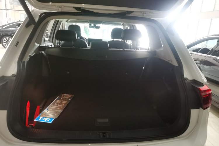 Used Volkswagen Tiguan L 2022 330TSI Automatic Two-Wheel Drive R-Line Enhanced Edition Trunk