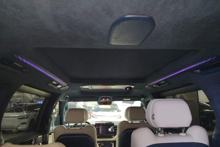 Used Zeekr 009 2024 7-Seater Walk-Through Version Four-Wheel Drive 108 kWh
